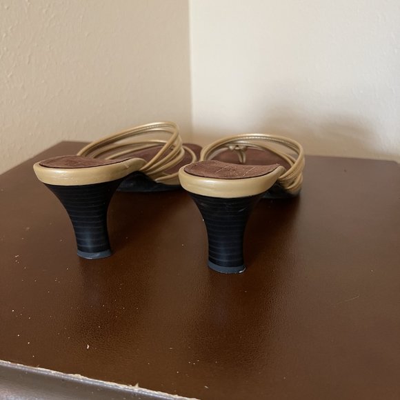 Aerology Strappy Gold Leather Mid Heel Sandals - Size 7.5 - Picture 4 of 6